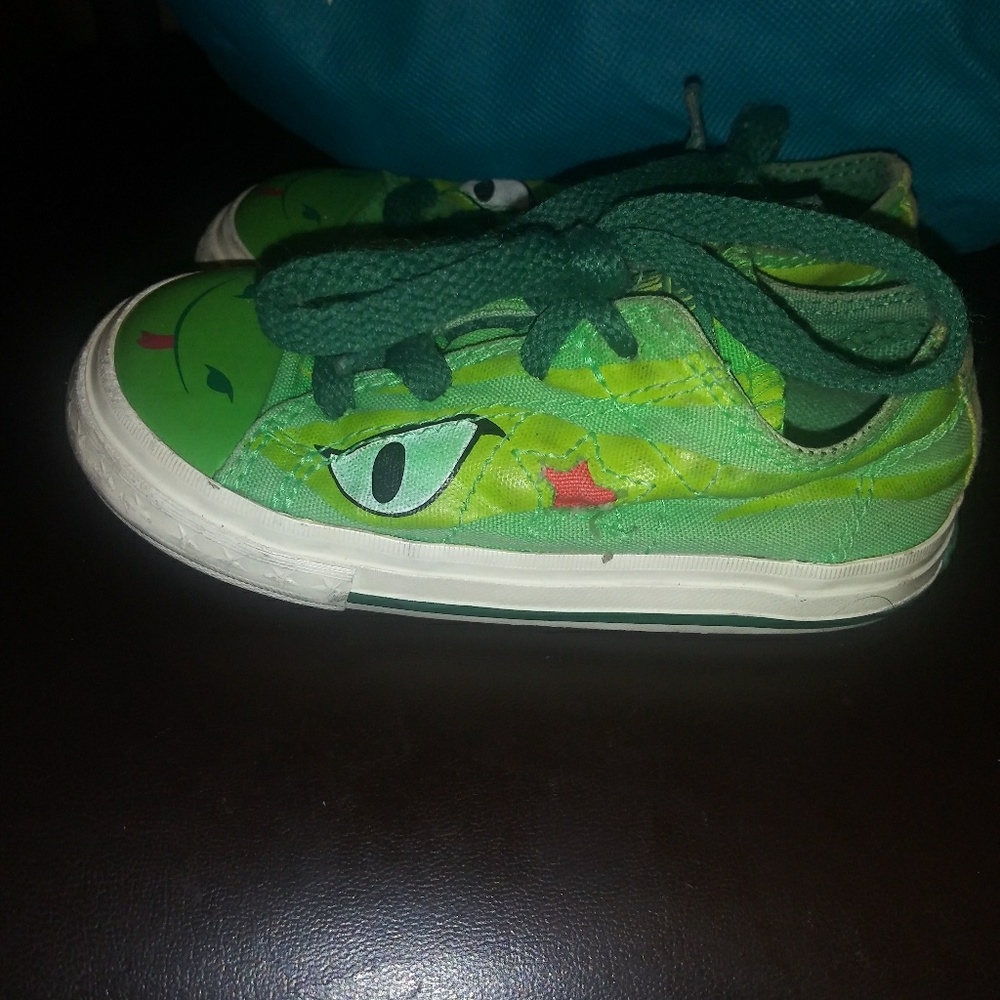 Shoes - Picture 2 of 3